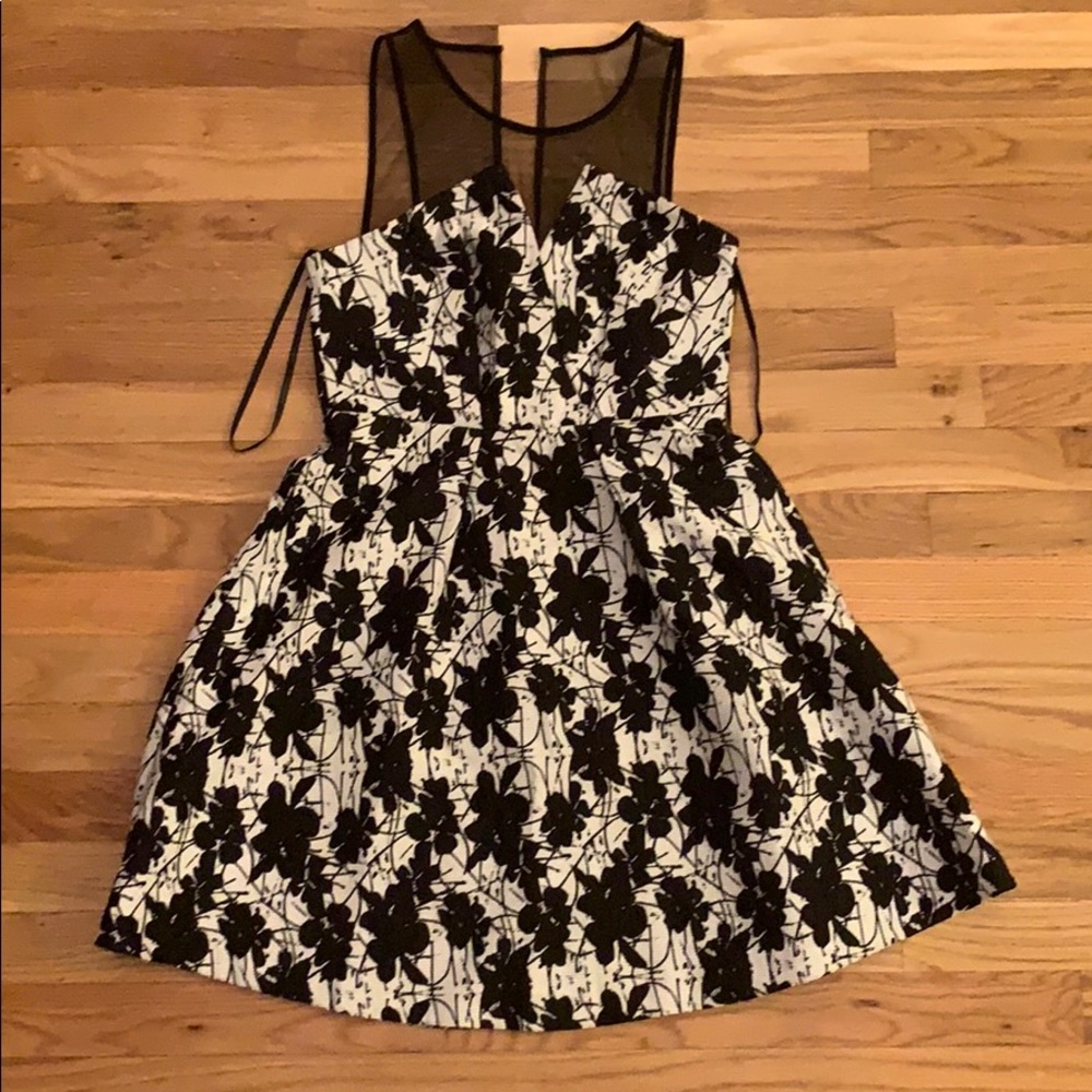 NWT BCBG dress size 4. Never worn!!!